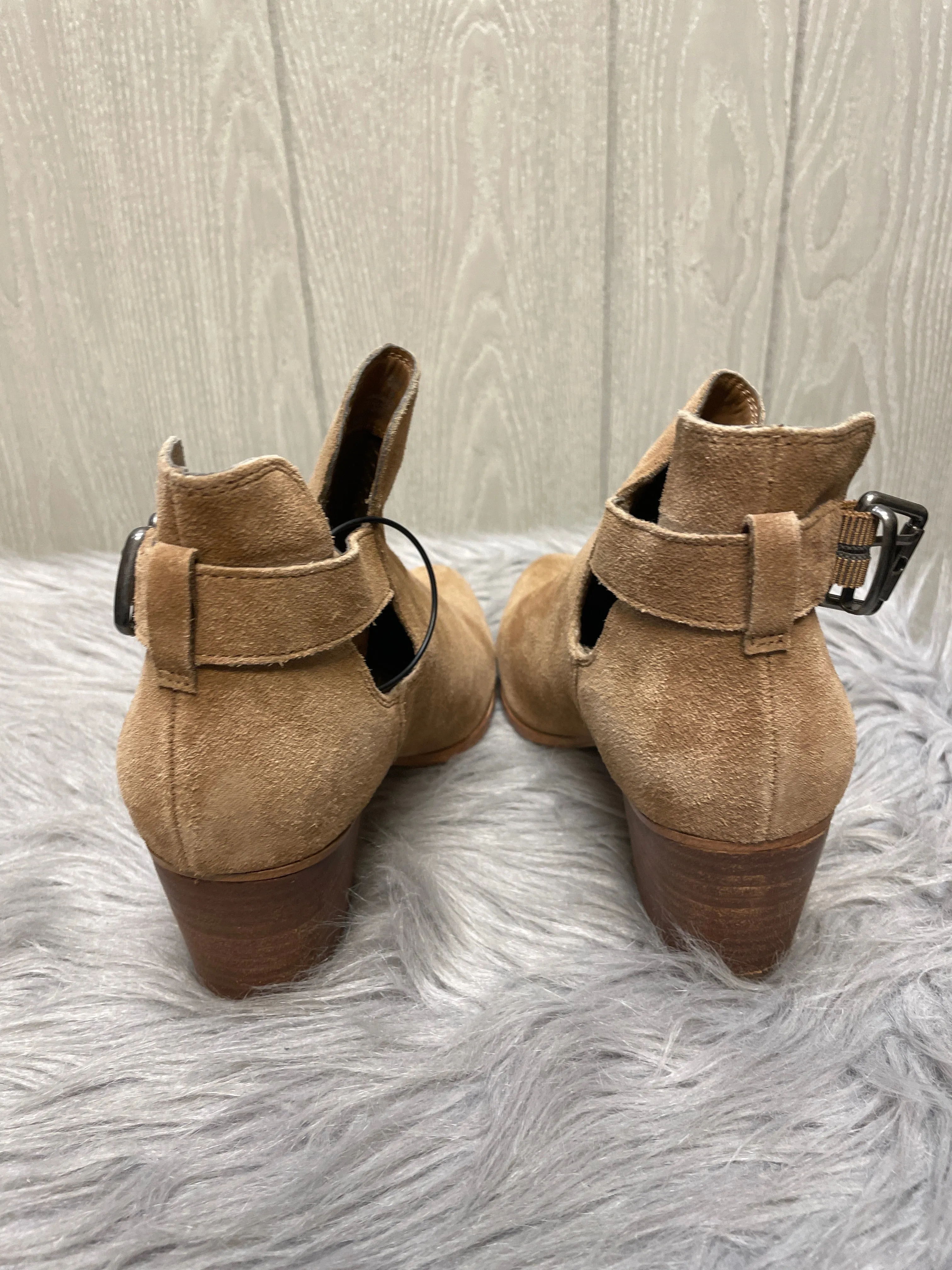 Boots Ankle Heels By Cmc In Camel, Size: 8