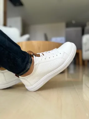 TENIS SNEAKERS PLANO TIPO MEDIA LEO PARA HOMBRE EN CUERO BLANCO/ SPN